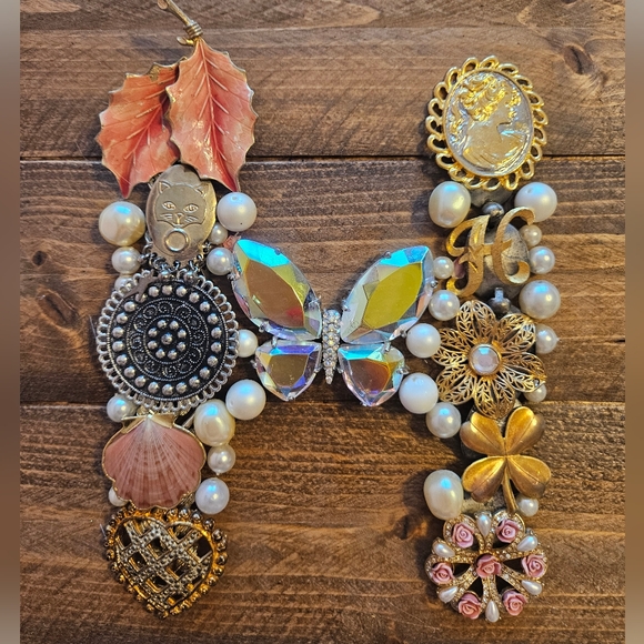 H beaded monogram hanging wall art decor handmade - Picture 1 of 6